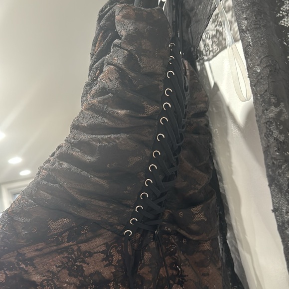 HOUSE OF CB ARTEMIS CORSETED LACE - Picture 4 of 5